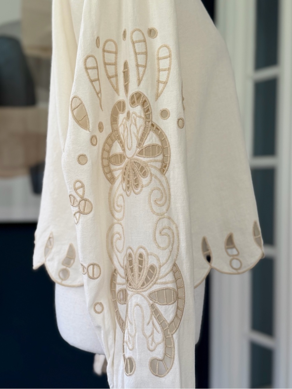 Christian Lacroix Embroidered Cutwork Linen Blouse Top M - Picture 8 of 12